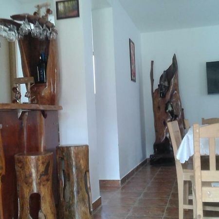 Oteleni Pensiunea Casa Vanatorului酒店 外观 照片