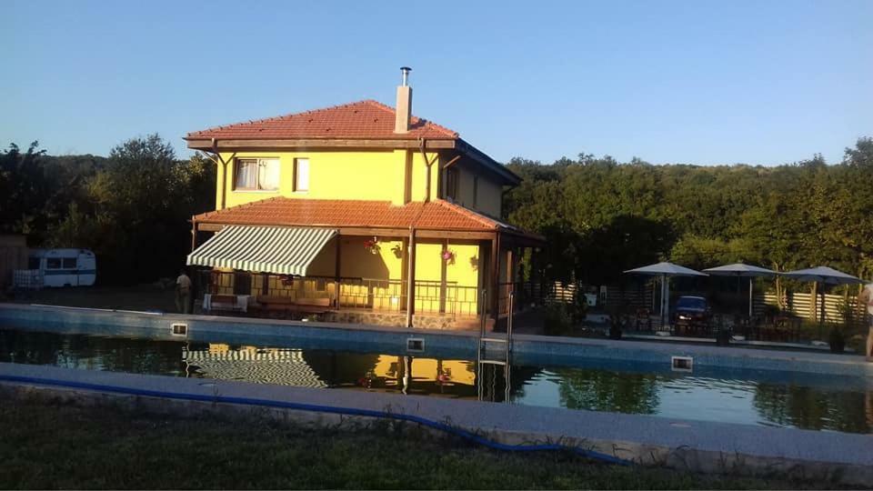 Oteleni Pensiunea Casa Vanatorului酒店 外观 照片