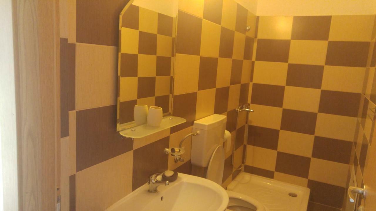 Oteleni Pensiunea Casa Vanatorului酒店 外观 照片