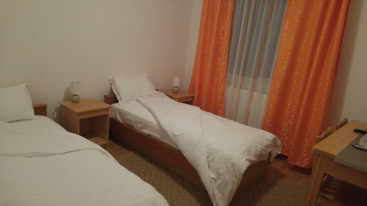 Oteleni Pensiunea Casa Vanatorului酒店 外观 照片