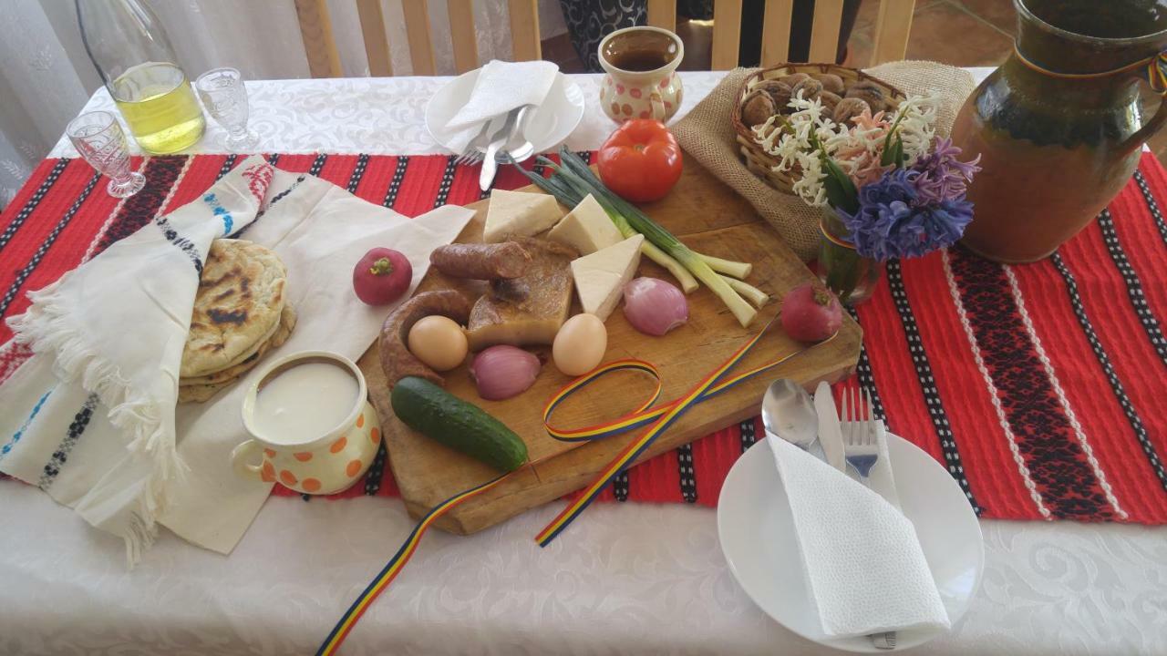 Oteleni Pensiunea Casa Vanatorului酒店 外观 照片